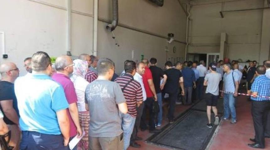 Dolu Ve Fırtınada Hasar G&ouml;ren Ara&ccedil; Sahipleri Itfaiye Istasyonunda Hasar Kuyruğu Oluşturdu