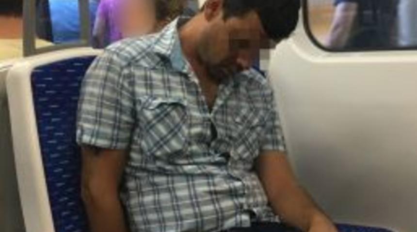 Bonzai İ&ccedil;en Gen&ccedil; Yolcuların &Ccedil;abasına Rağmen Uyandırılamadı