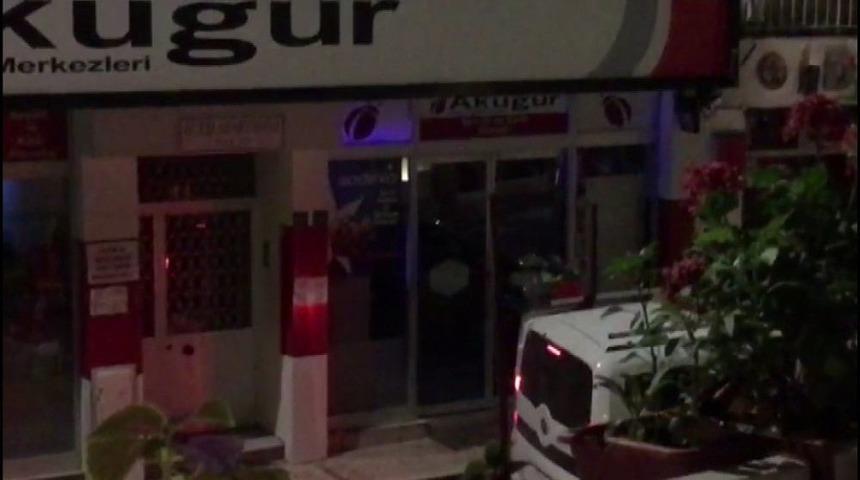 Vatandaşlar Tarafından Fark Edilen Hırsızlar, Levyeyi Kilidin &Uuml;zerinde Bırakıp Ka&ccedil;tı