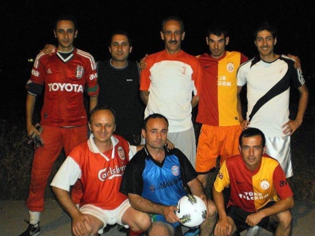 &Ouml;l&uuml;m Halı Sahada Yakaladı