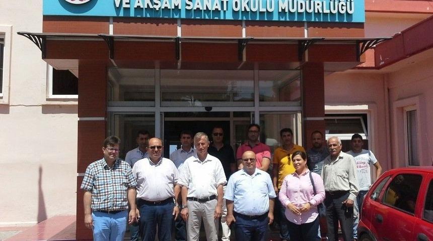 Yenifo&ccedil;a &Ouml;ğretmenevi, Hizmeti&ccedil;i Eğitim Enstit&uuml;s&uuml;ne D&ouml;n&uuml;ş&uuml;yor