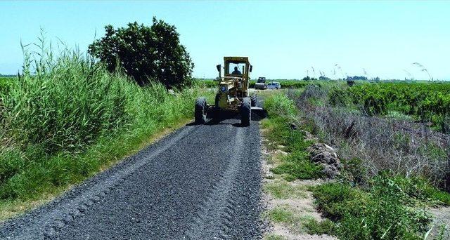 Salihli’de Arazi Yolları Asfaltlanıyor