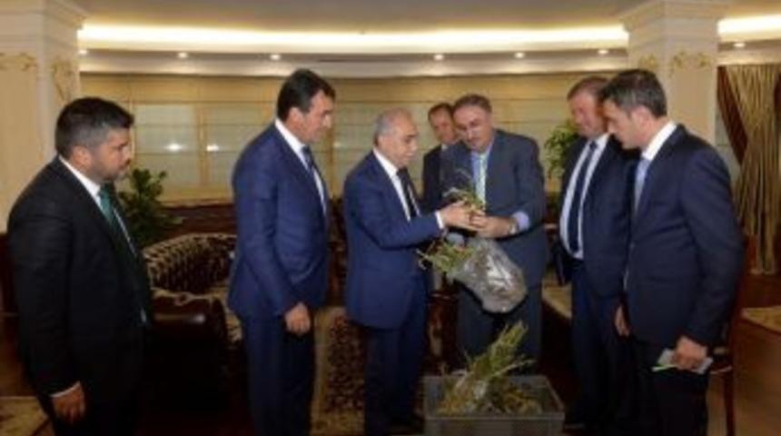 Bakandan Dolu Mağdurlarına M&uuml;jde