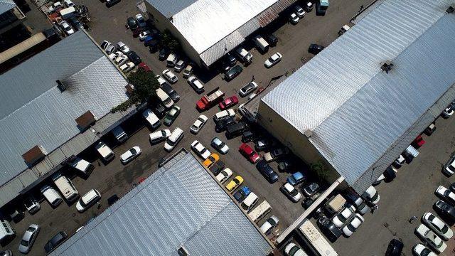 (özel Haber) İstanbul’daki Fırtına Sonrası Oto Sanayilerde Oluşan Yoğunluk Havadan Görüntülendi