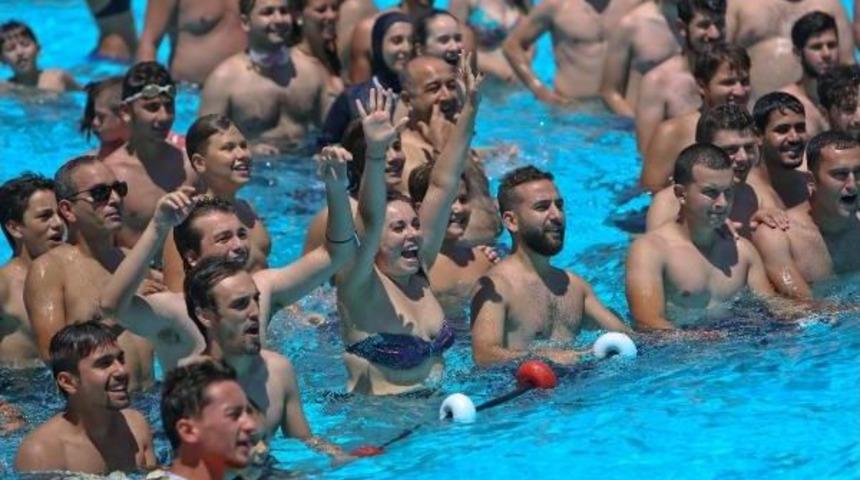 Havuzlar Tıklım Tıklım