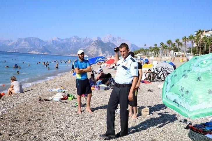 Otomobilde Kilitli Kaldı, Polis Araç Sahibini Plajda Megafonla Aradı G1