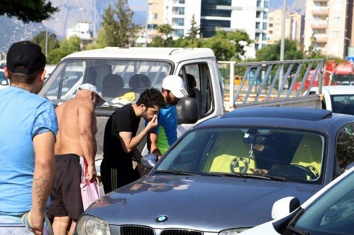 Otomobilde Kilitli Kaldı, Polis Araç Sahibini Plajda Megafonla Aradı G5