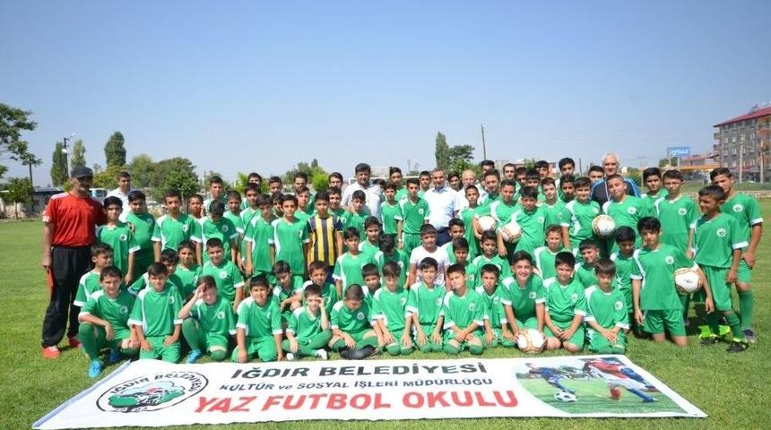 Iğdır&rsquo;da Futbol Okuluna Yoğun İlgi