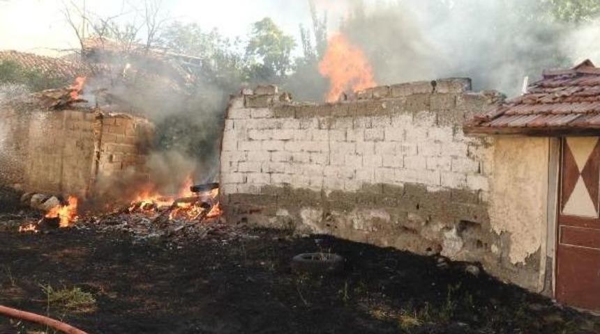 &Ccedil;orum Kalesi'nde Yangın