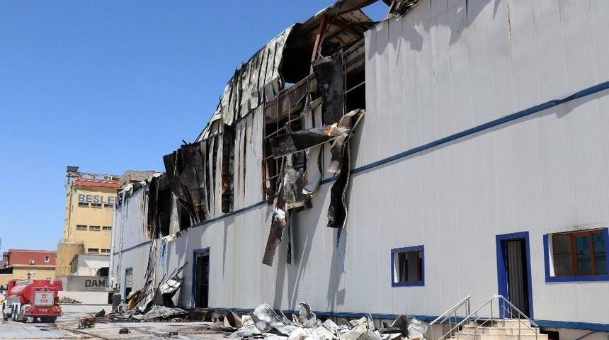 Gaziantep&rsquo;te Yanan Fabrikaya Girenler Şok Eden Tahribatla Karşılaştı