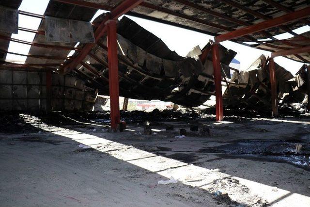 Gaziantep’te Yanan Fabrikaya Girenler Şok Eden Tahribatla Karşılaştı