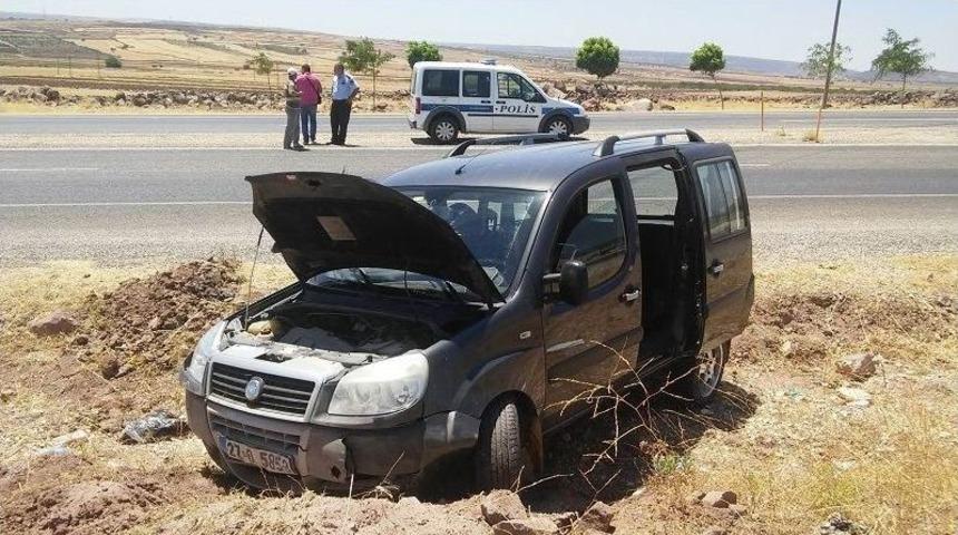 Gaziantep&rsquo;te Yoldan &Ccedil;ıkan Ara&ccedil; Tarlaya U&ccedil;tu: 3 Yaralı