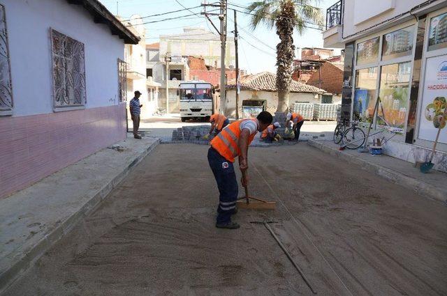 Kurtuluş Mahallesi’nde Parke Taşı Çalışmaları Başladı