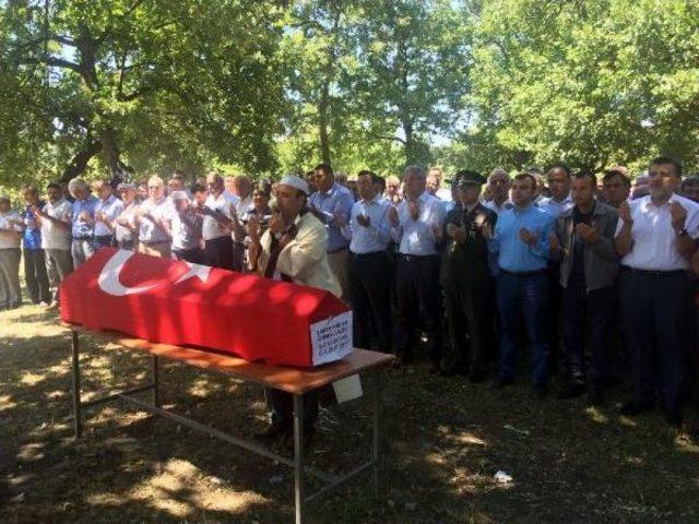 Zonguldak'ta Ölen Kıbrıs Gazisi, Askeri Törenle Toprağa Verildi