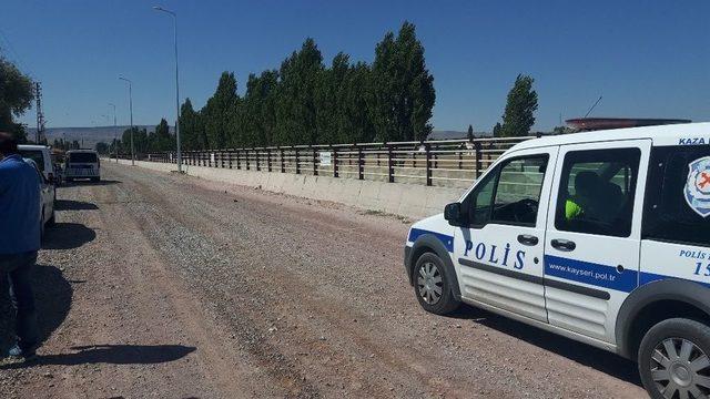 Dur İhtarına Uymayan Şahıs Polise Ateş Açtı