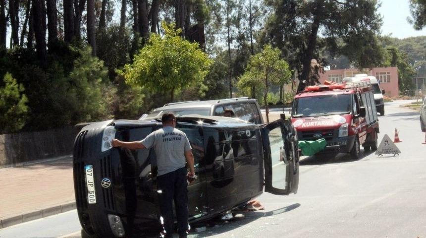 Antalya&rsquo;da Otomobil Takla Attı: 1 Yaralı
