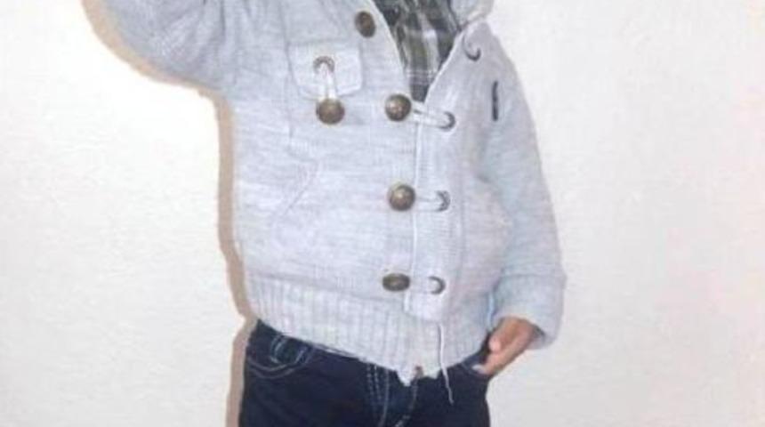 &Uuml;zerine Demir Kapı Devrilen &Ccedil;ocuk &Ouml;ld&uuml;