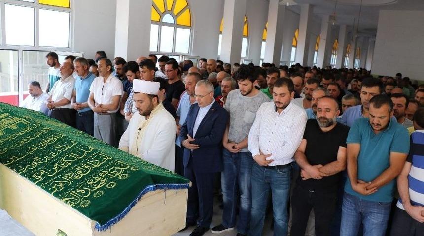 İş Adamı Nuri Akg&uuml;n Son Yolculuğuna Uğurlandı