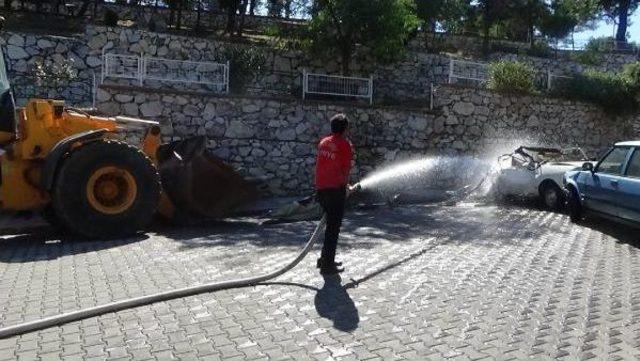 Tır'dan Düşen Dozer 5 Araca Zarar Verdi