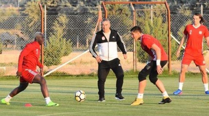 Sivasspor, &Ccedil;alışmalara Yeniden Başladı