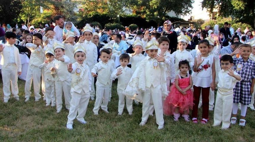 &Ouml;zdilek Y&uuml;zlerce &Ccedil;ocuğa Erkekliğe İlk Adımı Attırdı