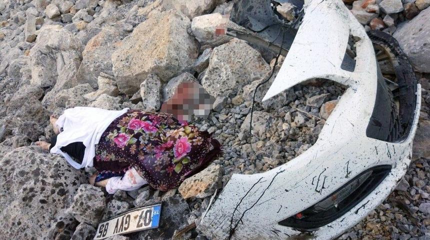 Alacabel&rsquo;de Tatil D&ouml;n&uuml;ş&uuml; Kaza: 2 &Ouml;l&uuml;, 2 Yaralı