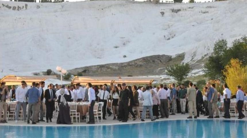 Milletvekili &Ouml;zkan&rsquo;In Mutlu G&uuml;n&uuml;