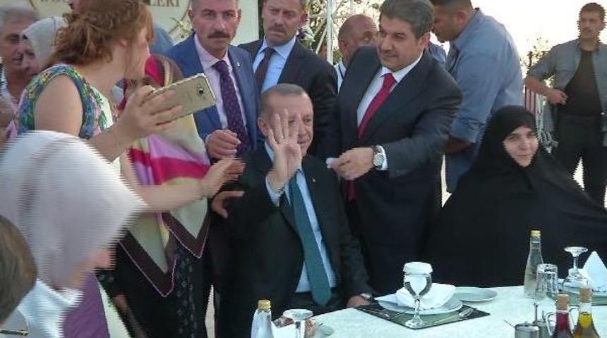Cumhurbaşkanı Erdoğan Ve Davutoğlu, Nikah Şahidi Oldular