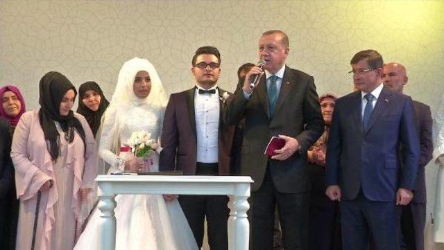 Cumhurbaşkanı Erdoğan Ve Davutoğlu, Nikah Şahidi Oldular