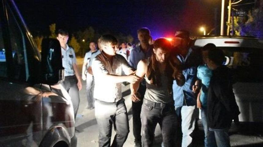 Kaza Sonrası Kavga: 8 Yaralı