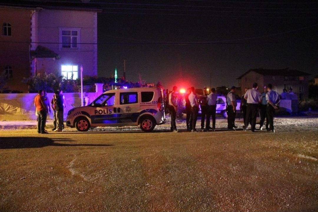 Kaza Sonrası &Ccedil;ıkan Kavgada 8 Kişi Yaralandı