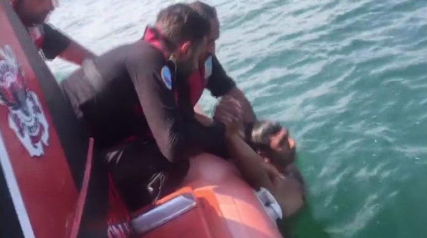 (&ouml;zel Haber) Sarayburnu A&ccedil;ıklarında Yaşanan Can Pazarı Kamerada