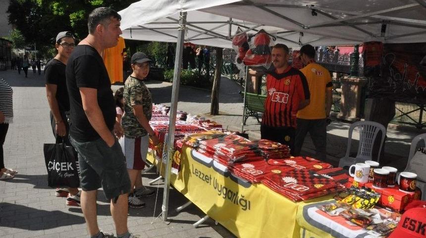 Esstore Yeni Sezon &Uuml;r&uuml;nleri Tanıtmak İ&ccedil;in Stant A&ccedil;tı