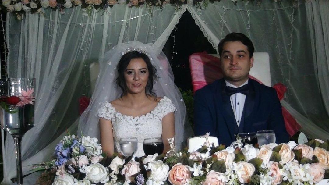 Şehit Polisin Meslektaşları, Kızını D&uuml;ğ&uuml;n&uuml;nde Yalnız Bırakmadı