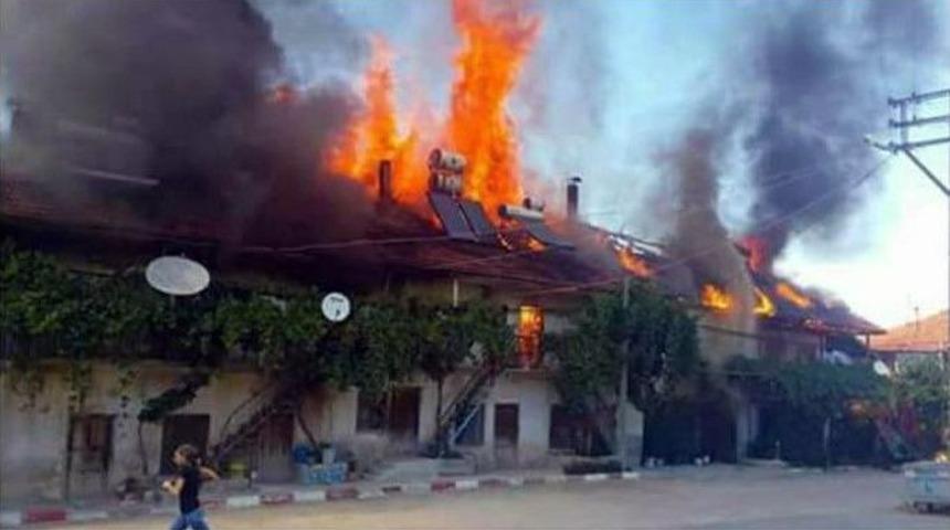 Ekmek Yaparken &Ccedil;ıkan Yangın 6 Evi K&uuml;l Etti