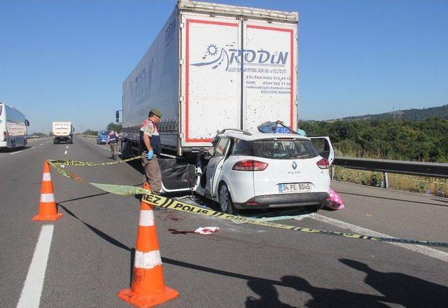 Bolu’da Otomobil Tırın Altına Girdi: 1 Ölü, 2 Yaralı