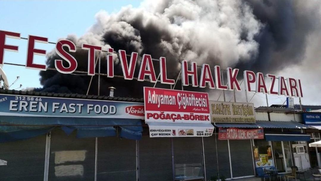Antalya&rsquo;da Festival &Ccedil;arşısı&rsquo;nda Yangın