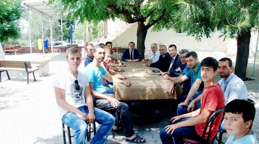 Mudanya Kaymakamı S&ouml;zer, Vatandaşların Sorunlarını Dinliyor