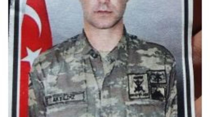 Hakkari&rsquo;de Bir Asker Kaza Kurşunu İle Şehit Oldu