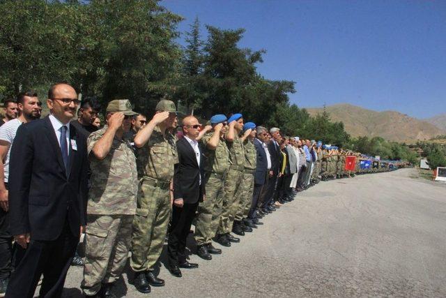 Kaza Kurşunu İle Şehit Olan Asker Memleketine Uğurlandı