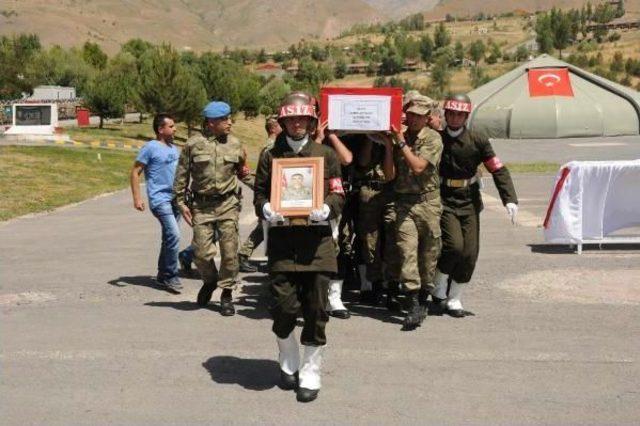 Hakkari'de Şehit Olan Sözleşmeli Er Semih Akyıldız Için Tören