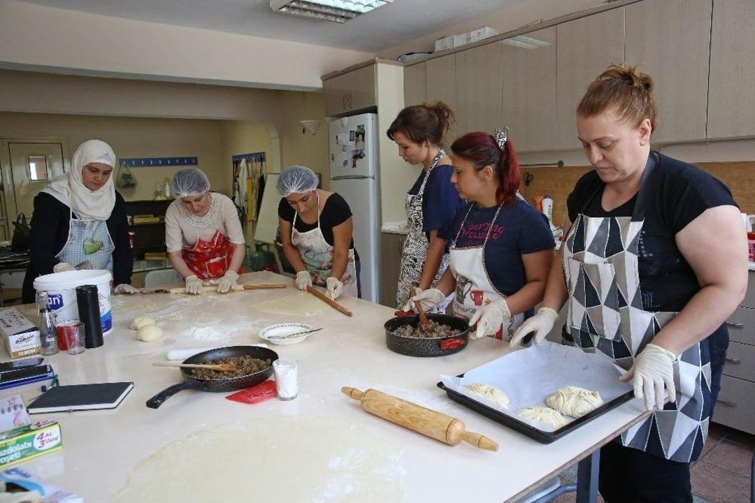 Atanamayan &Ouml;ğretmenler Kurslara Akın Ediyor