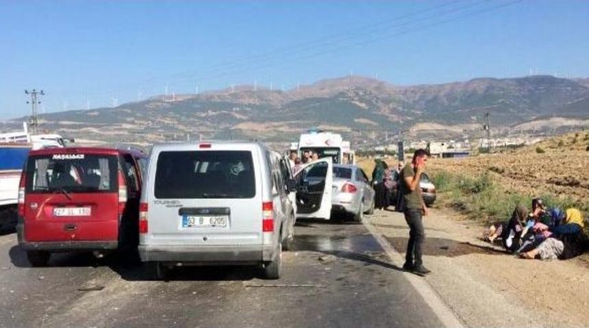 Nurdağı'nda Zincirleme Kaza: 15 Yaralı