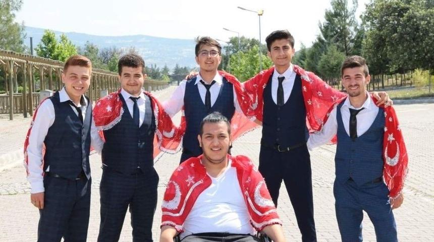 Fel&ccedil; Ge&ccedil;iren Gen&ccedil; Askere Gidememenin &Uuml;z&uuml;nt&uuml;s&uuml;n&uuml; Yaşıyor