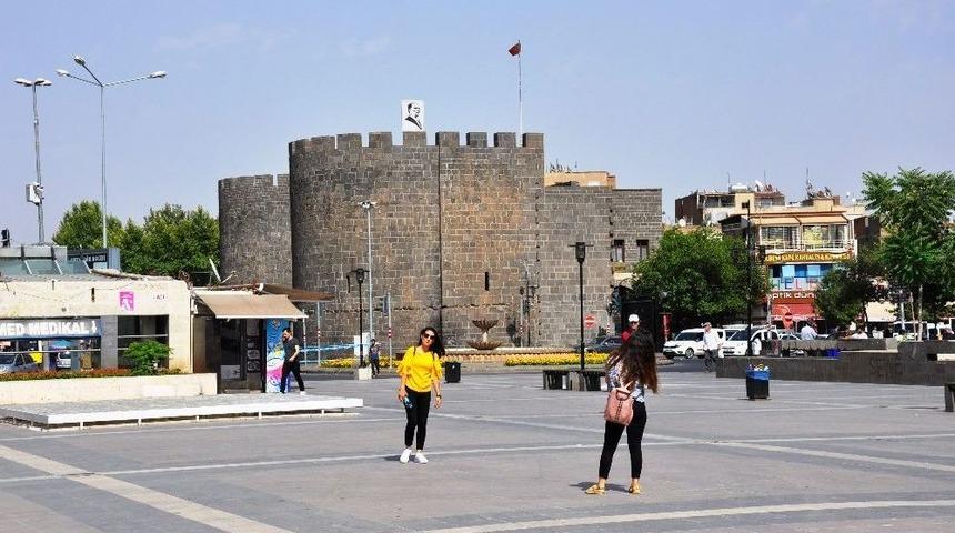 Diyarbakır&rsquo;da Yabancı Turist Patlaması