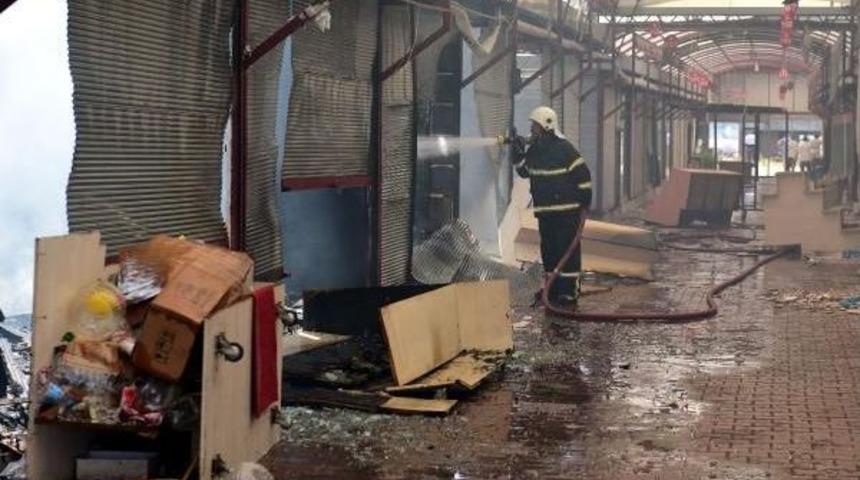 Antalya Festival &Ccedil;arşısı'ndaki Yangında 100 Işyeri K&uuml;l Oldu (2) - Yeniden