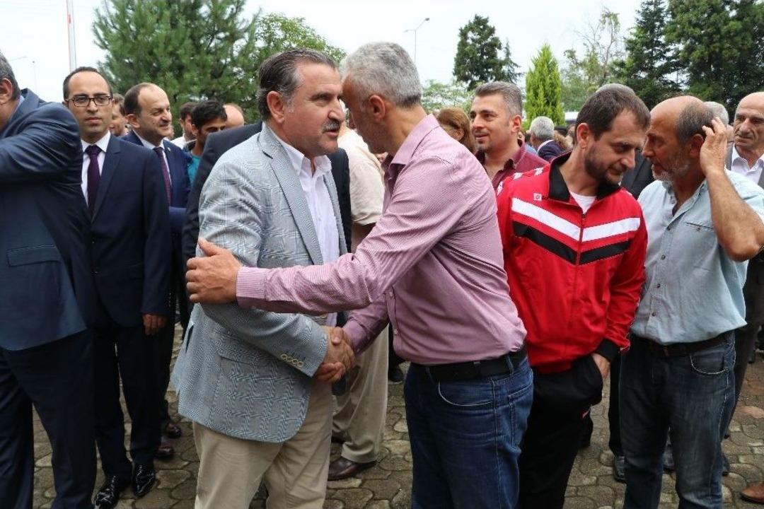 Gen&ccedil;lik Ve Spor Bakanı Osman Aşkın Bak, Tulum Eşliğinde Horon Oynadı