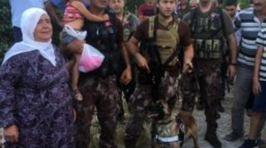 3,5 Yaşındaki Kayıp Kızı İz Takip K&ouml;peği Buldu