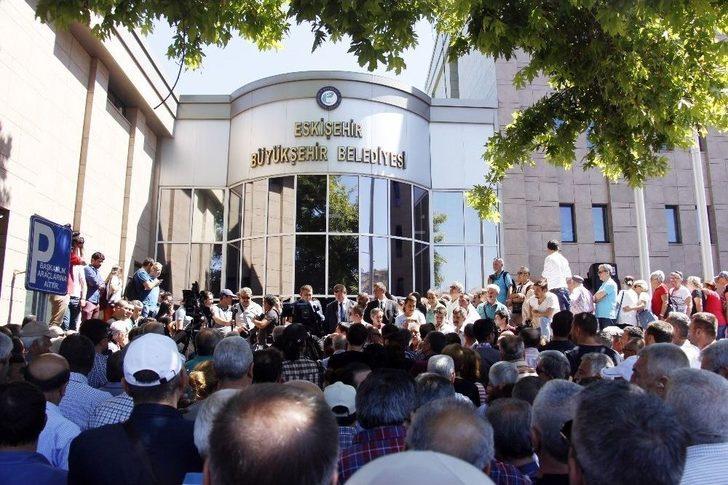 Başkan Büyükerşen Uğradığı Saldırı Sonrası Bugün Eskişehirlilerle Buluştu G3