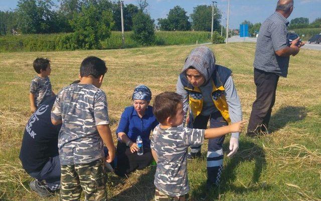 Akyazı’da Trafik Kazası: 3’ü Çocuk Toplam 4 Yaralı